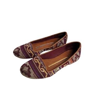 New Directions Womens Flats sz 7 Multi Color Aztec Native Design Gold Studs